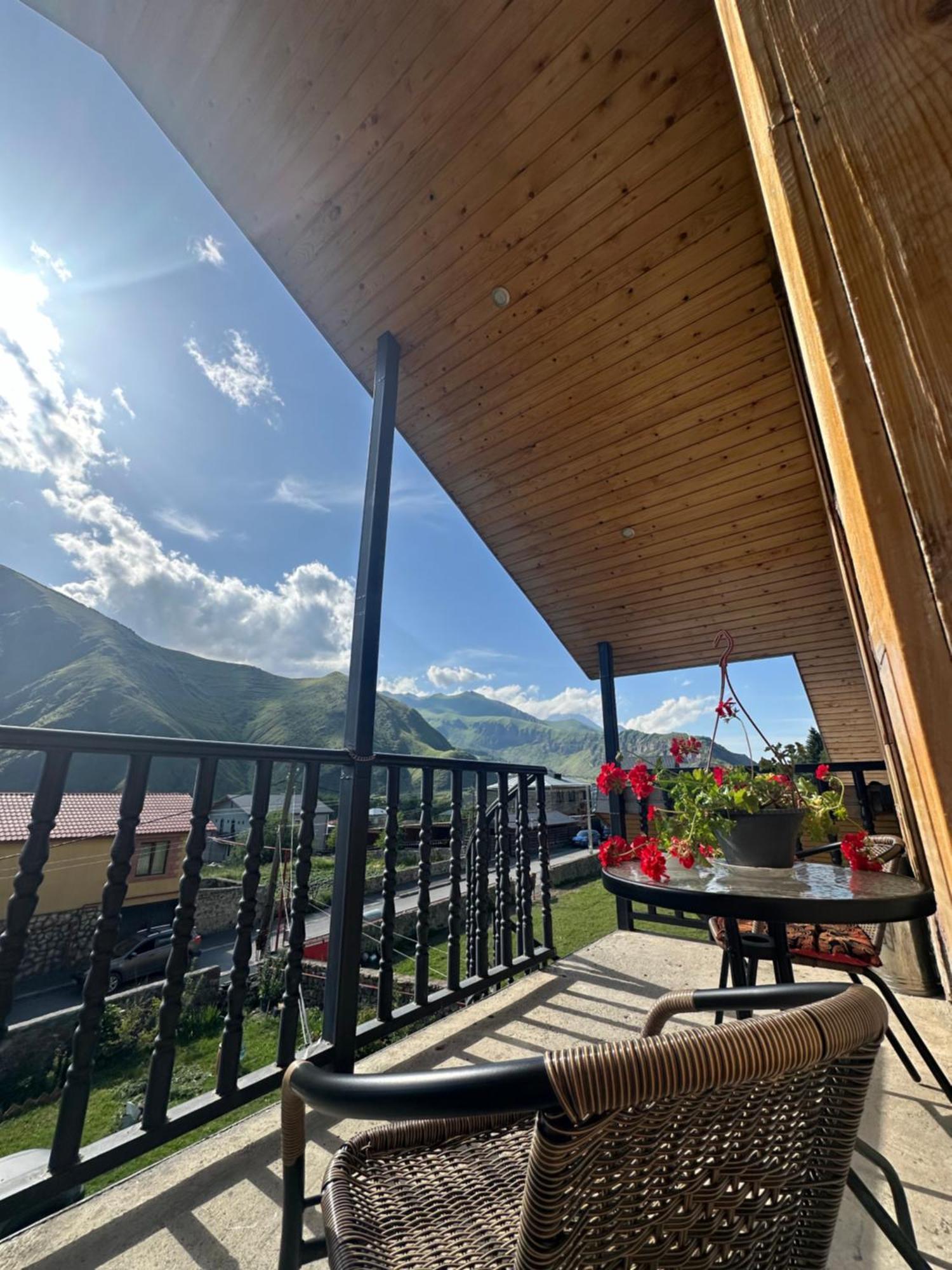 Hotel Dari Kasbegi Buitenkant foto